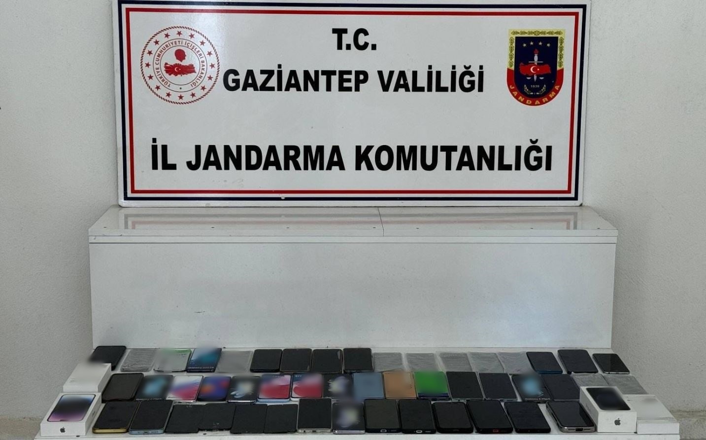 Gaziantep’te 2 milyon lira değerinde kaçak telefon ele geçirildi
