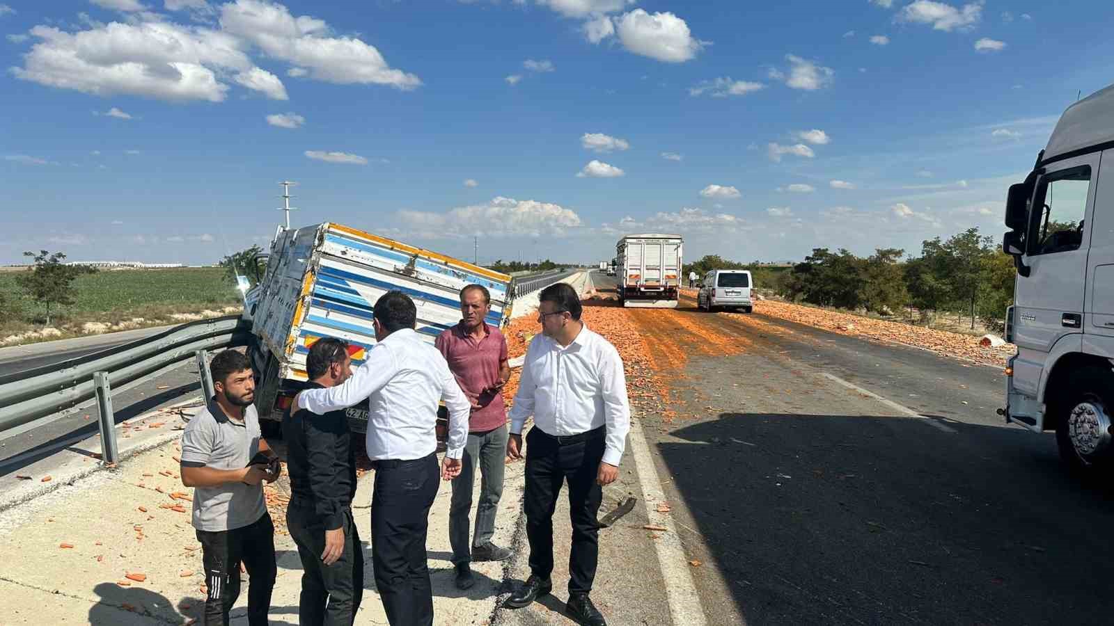 Konya’da kamyon ile tır çarpıştı: 3 yaralı