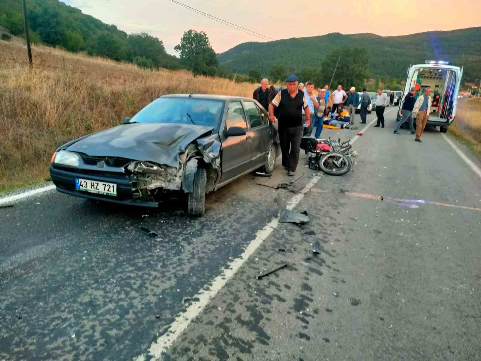 Domaniç’te otomobil ile motosiklet çarpıştı: 1 yaralı
