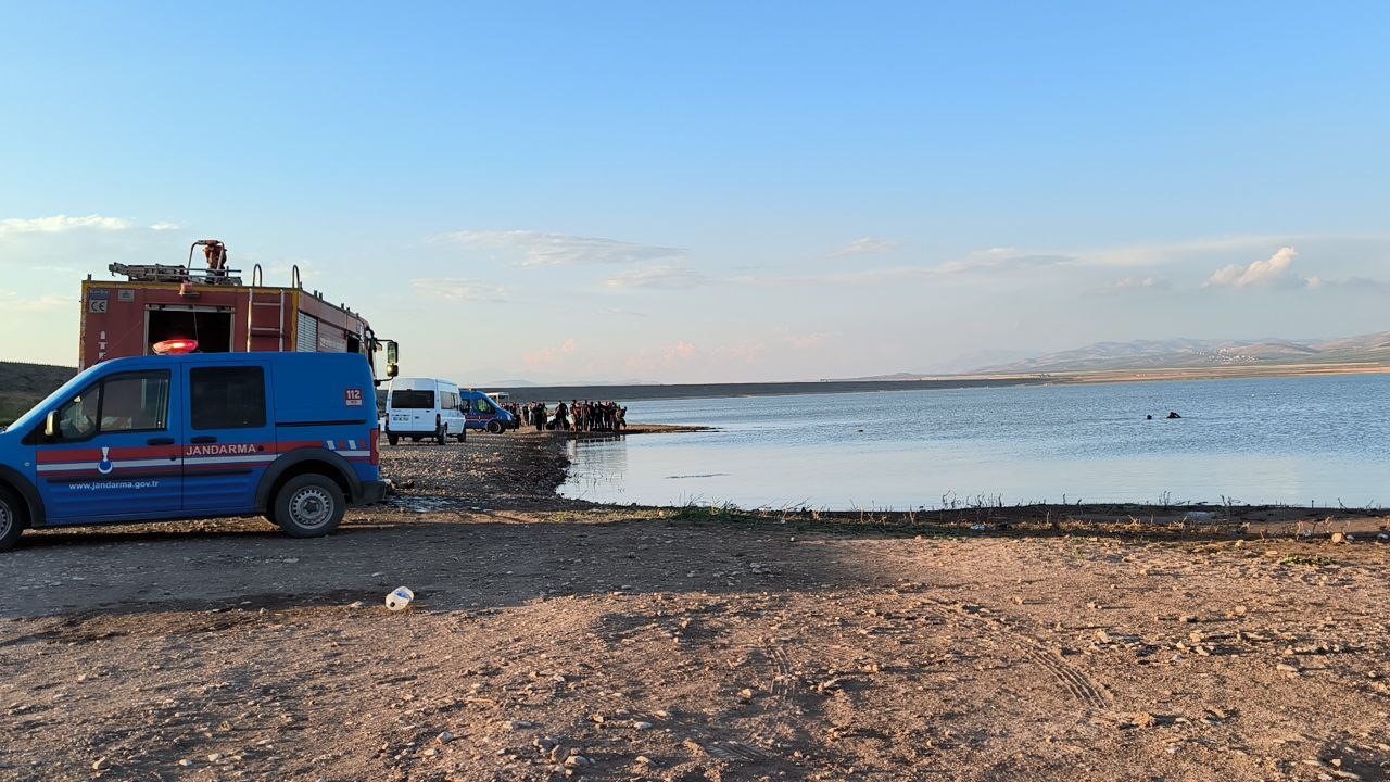 Barajda suyun içinde kaybolan 5 kişiden 4’ünün cansız bedenine ulaşıldı 