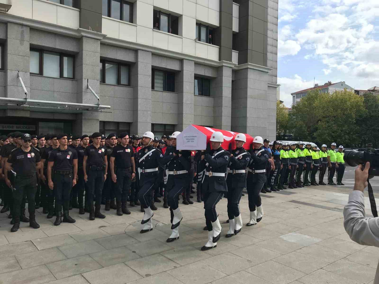 Ümraniye’de şehit edilen polis memuru Şeyda Yılmaz için tören düzenlendi
