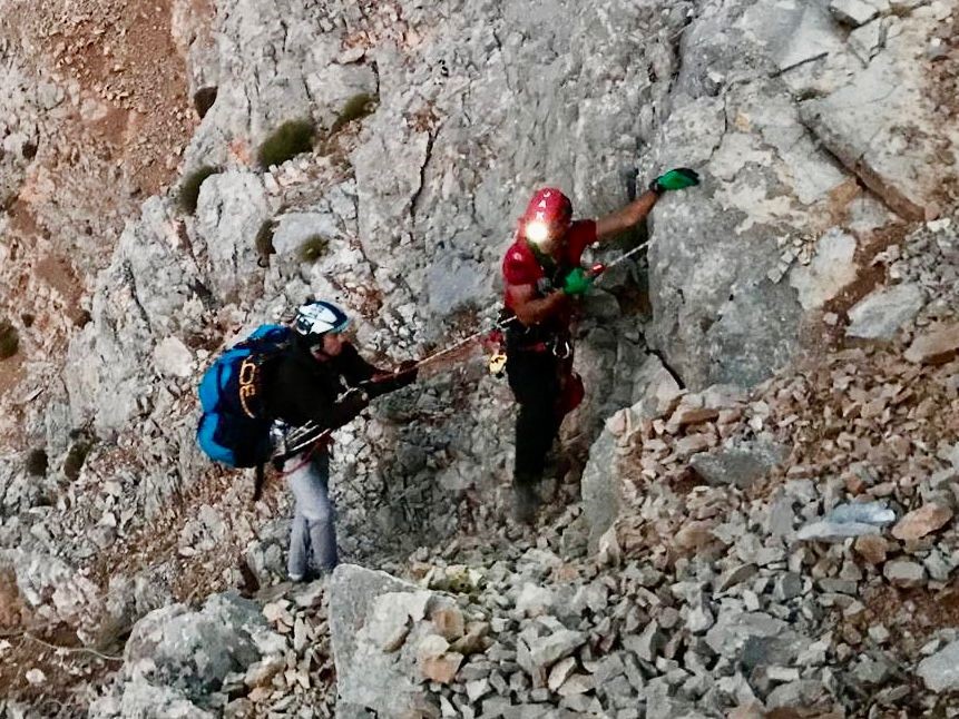 Babadağ’da mahsur kalan paraşütçü kurtarıldı