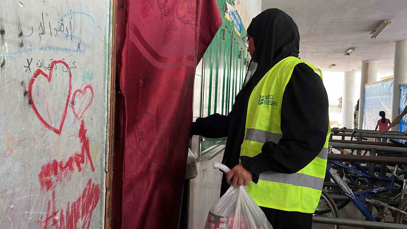 Yedi Başak Derneği, kurban bağışlarını konserve olarak Gazzelilere ulaştırdı