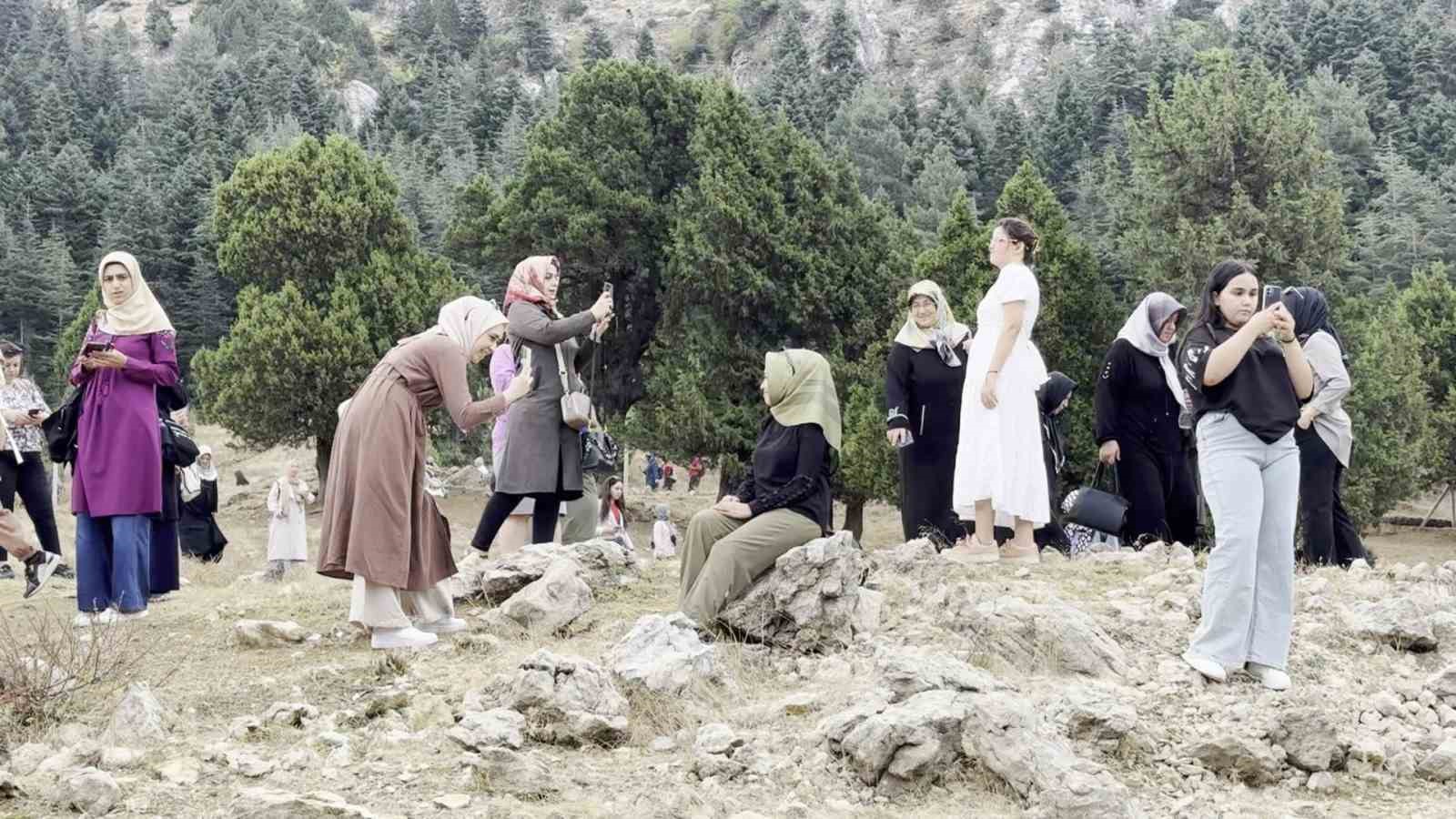 Kadınlar, Başkonuş Yaylası’nda doğayla buluştu