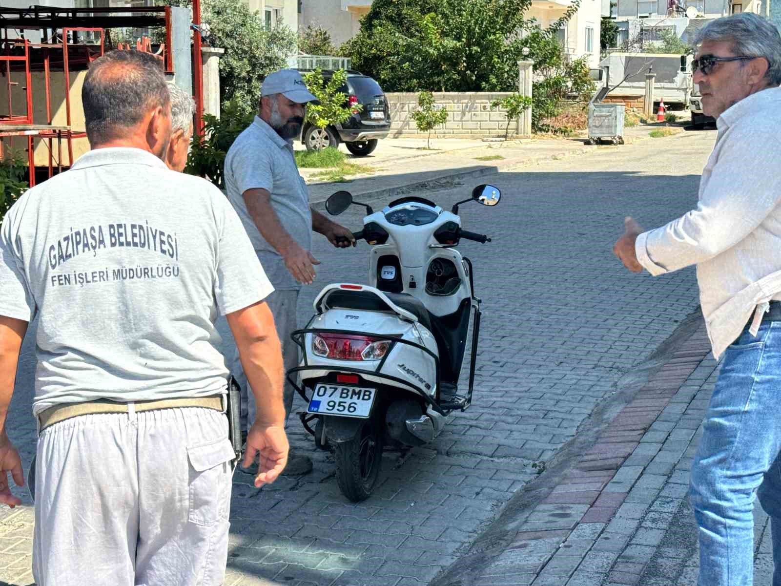 Motosikletle ticari araç çarpıştı: 1 yaralı
