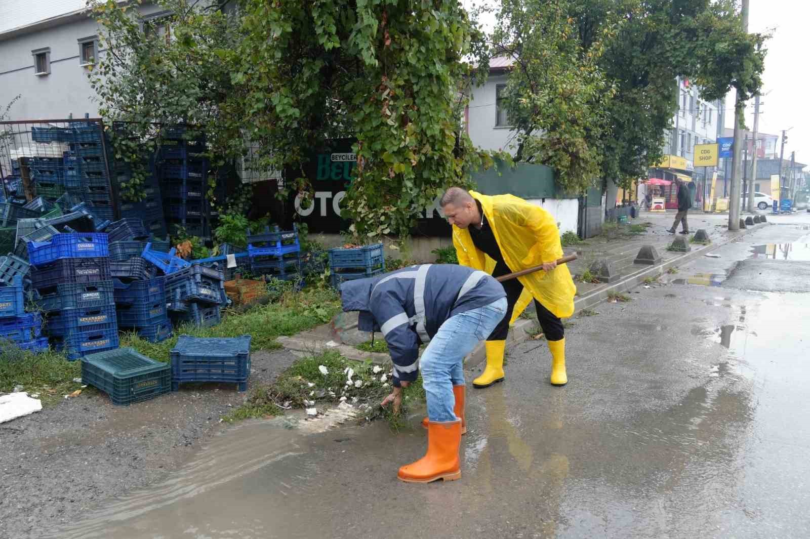 Belediye ekiplerinden anında müdahale
