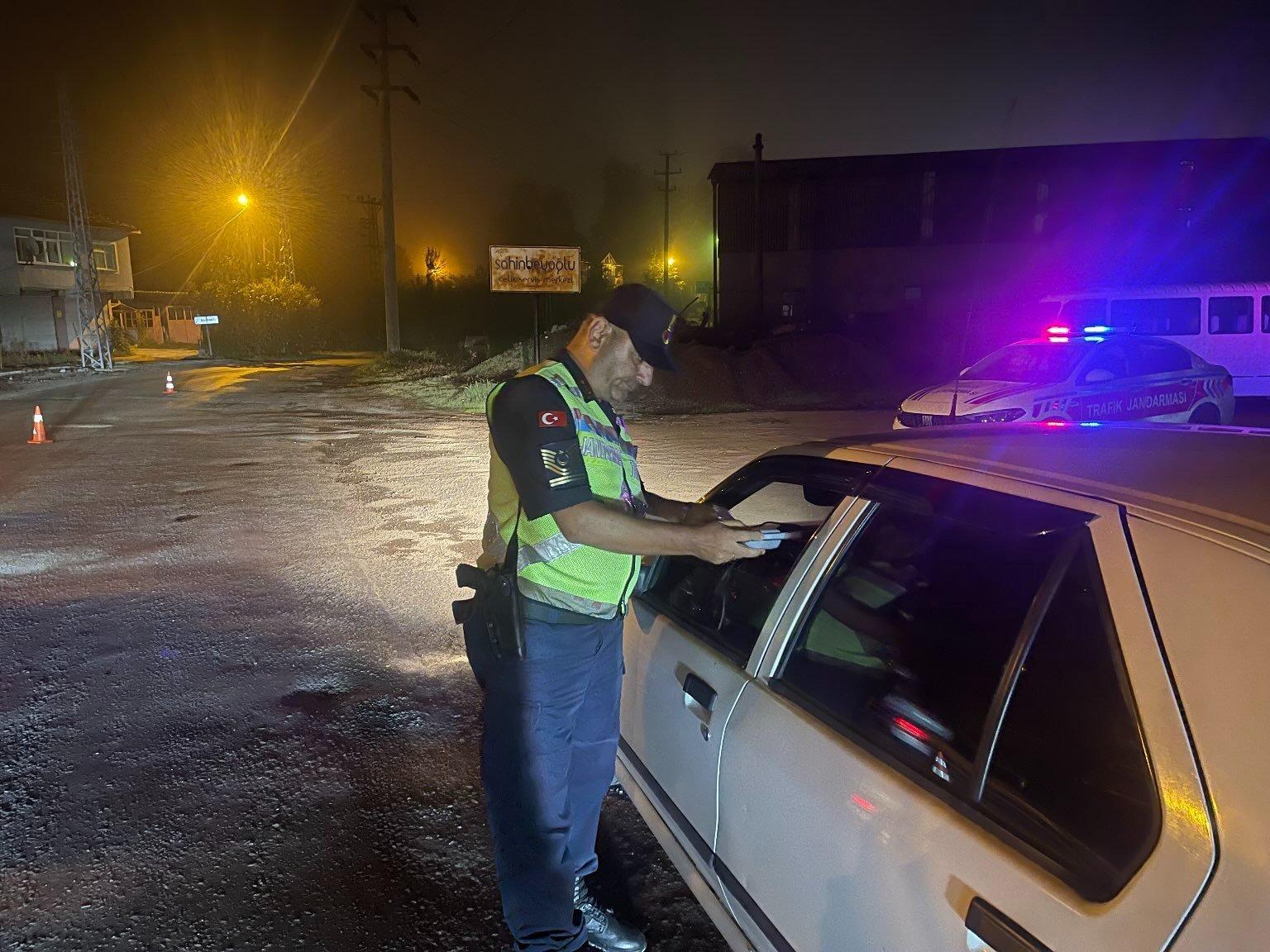 Zonguldak’ta emniyet ve jandarma ekiplerinin yoğun denetimleri sürüyor