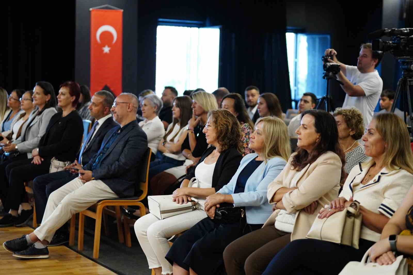 BAKSM’DE  "Yeni Pandemi" iddiaları tartışıldı
