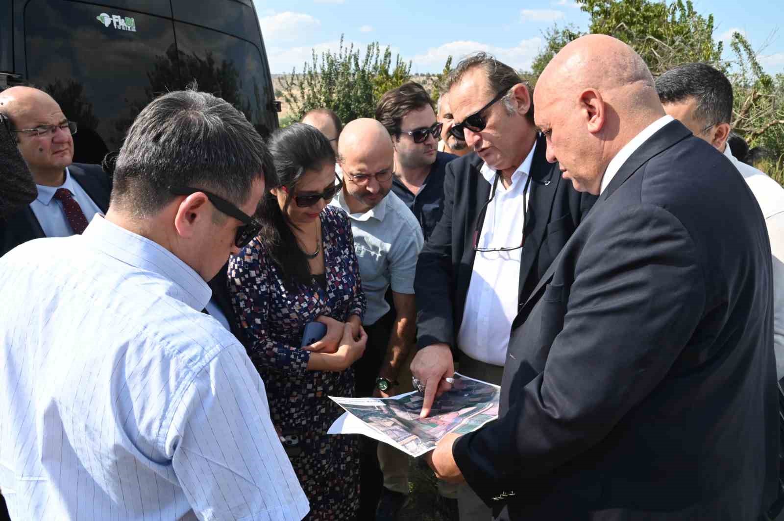 Başkan Zeyrek: “Manisa için tarihi bir gün”