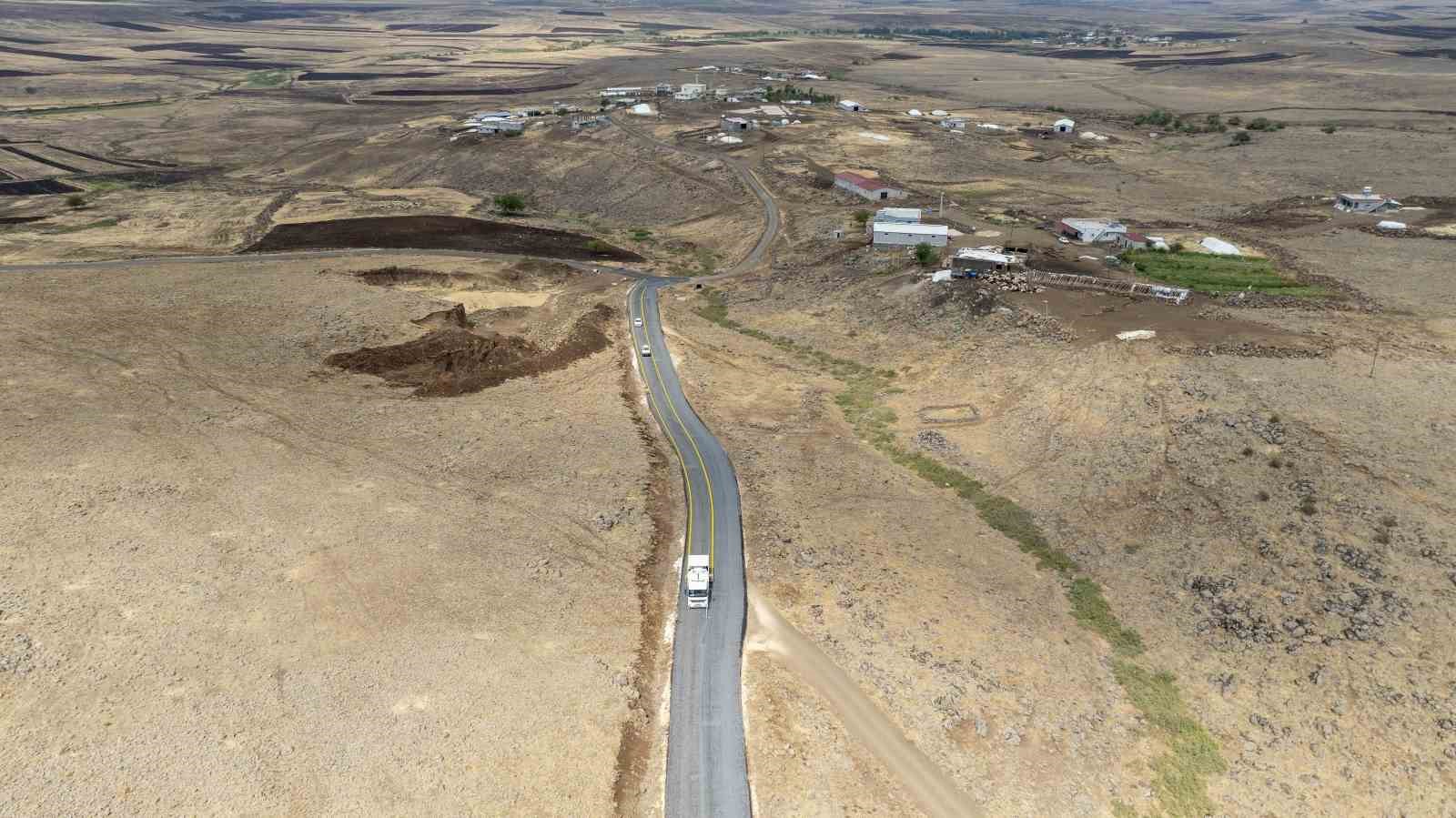 Kırsal mahallelerde 250 kilometre yeni yol yapıldı
