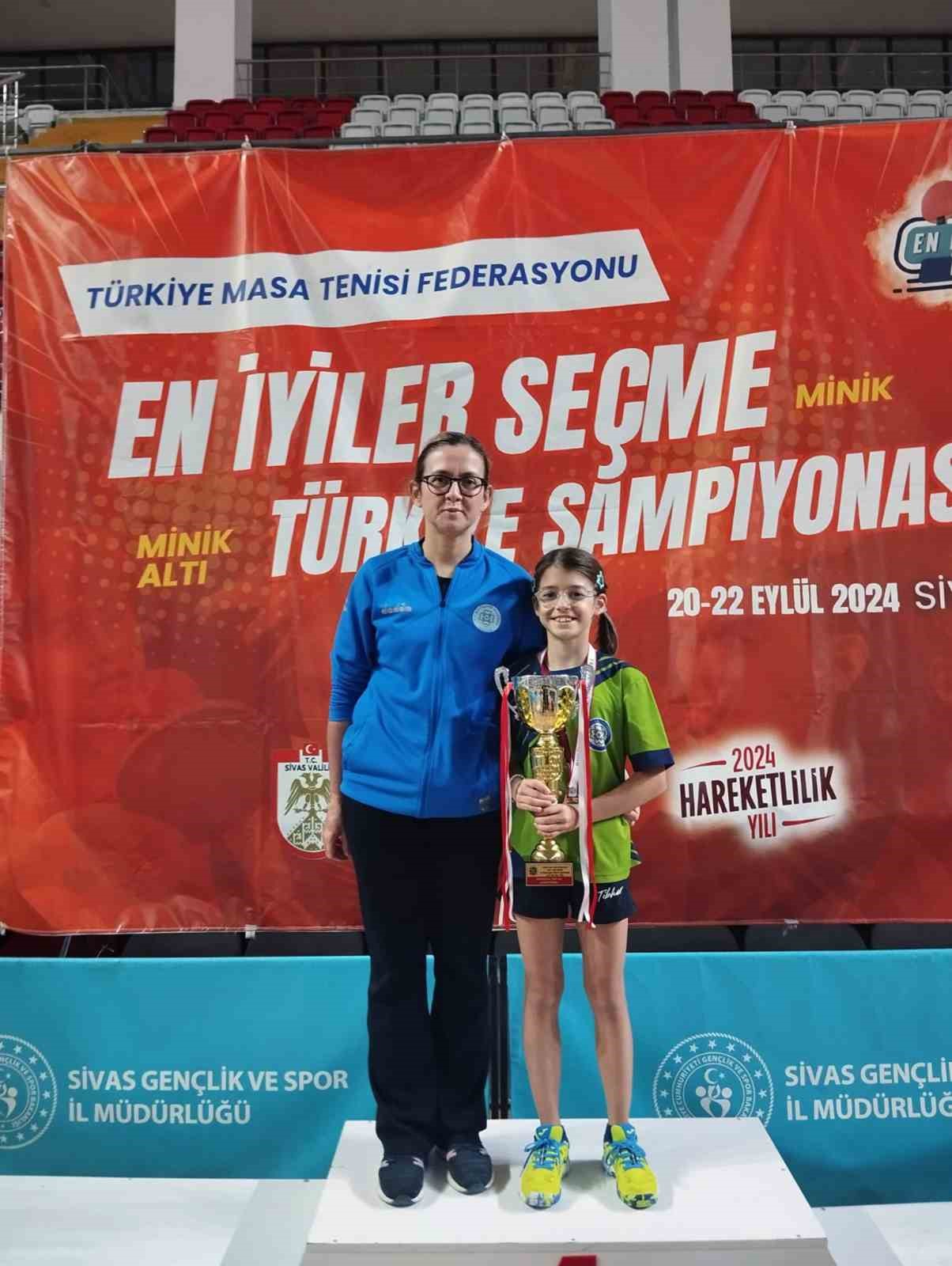 Muğla Büyükşehir sporcusu masa tenisinde Türkiye şampiyonu oldu
