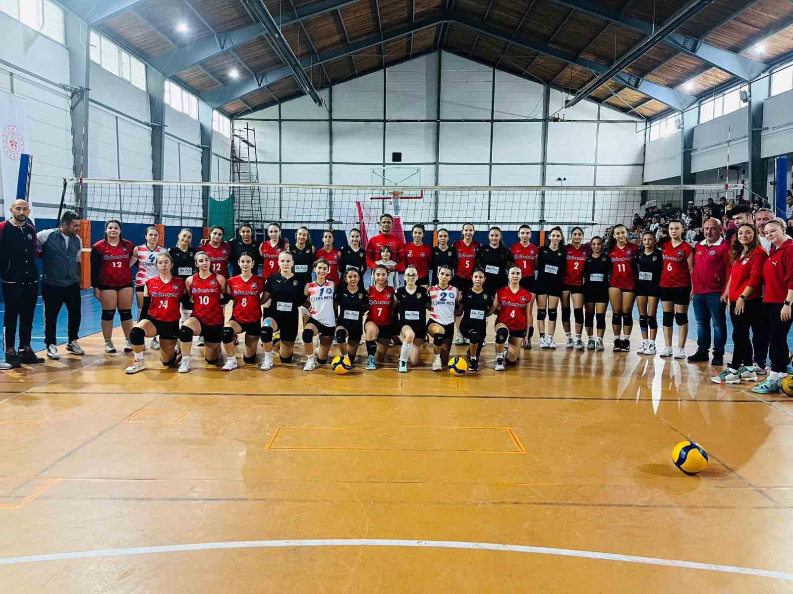 Çaycumaspor Voleybol Küçük Kızlar Takımı, Karadeniz Ereğli’yi 3-0 mağlup etti
