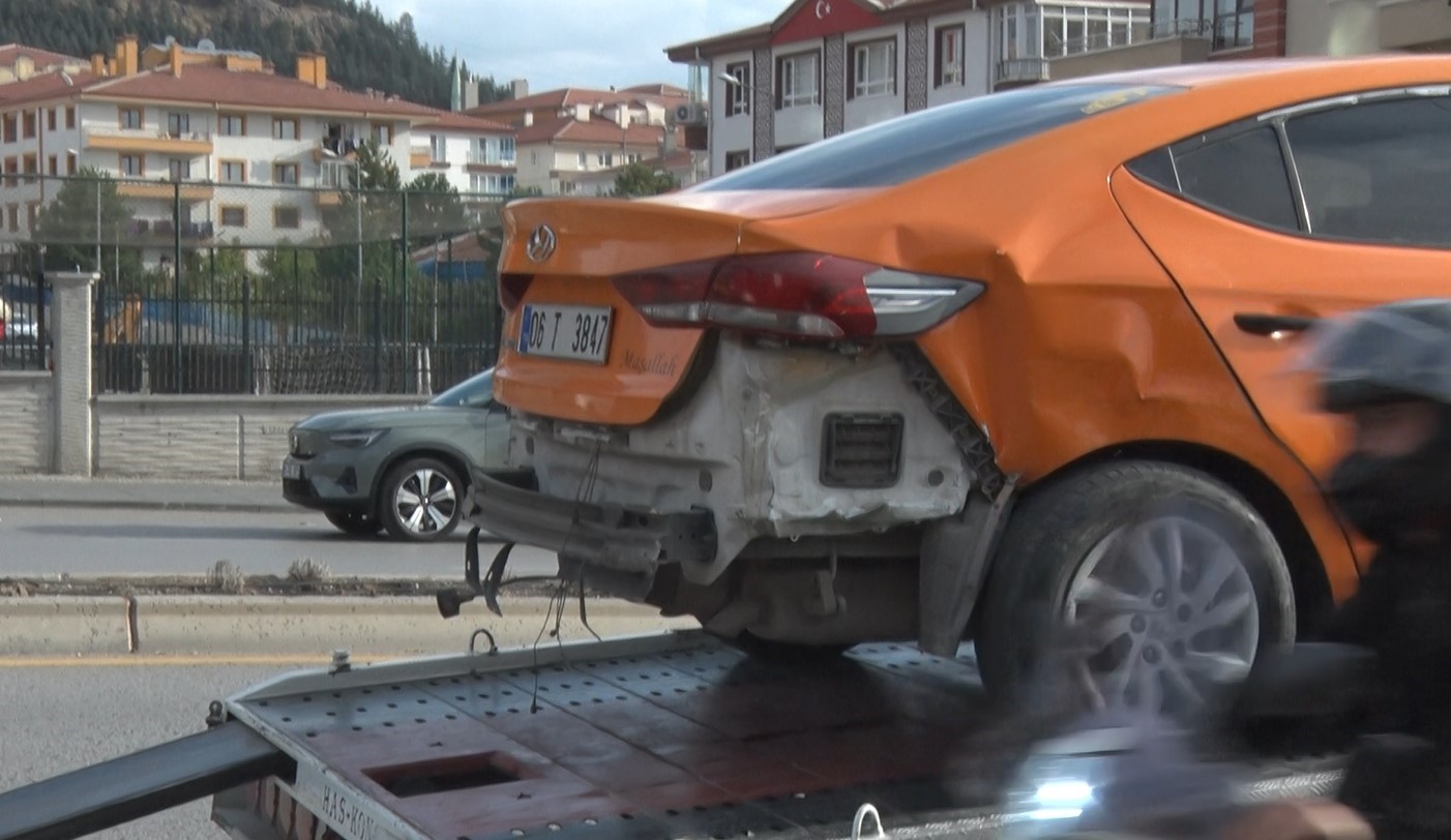 Ankara’da zincirleme trafik kazası: 2 yaralı