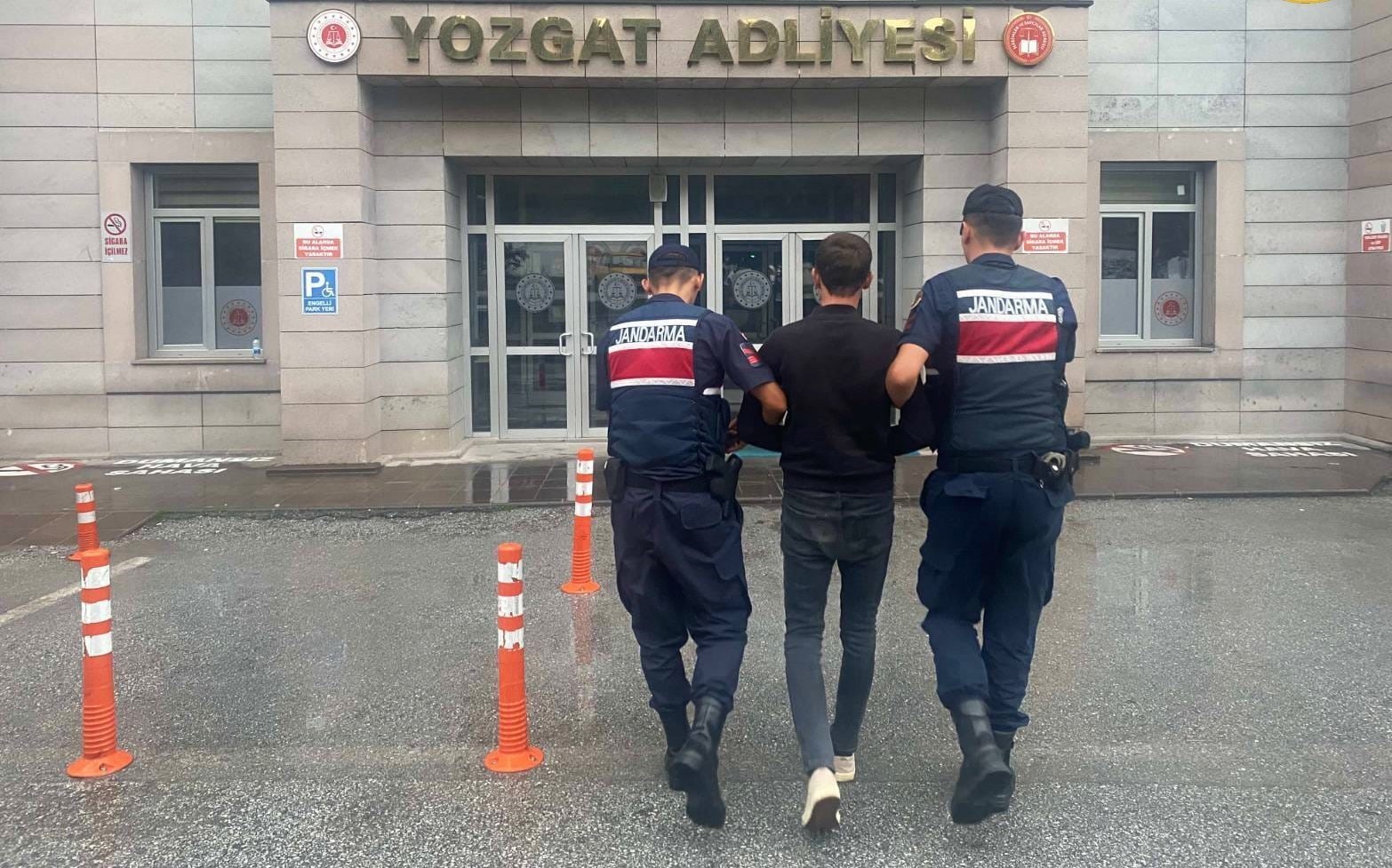 Yozgat’ta aranması olan 2 şahıs JASAT tarafından yakalandı
