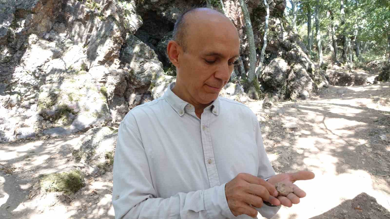 (&Ouml;zel) 86 bin yıllık mağarada 25 bin bulguya ulaşıldı
