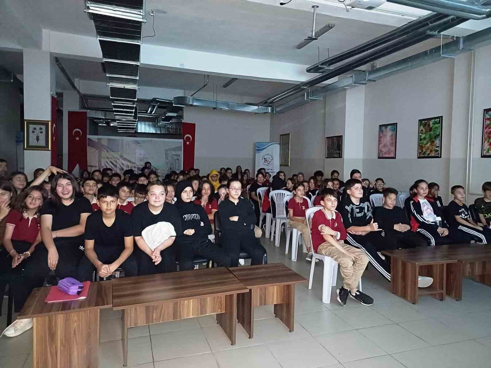 Kütahya DKMP’den okullarda eğitim çalışması