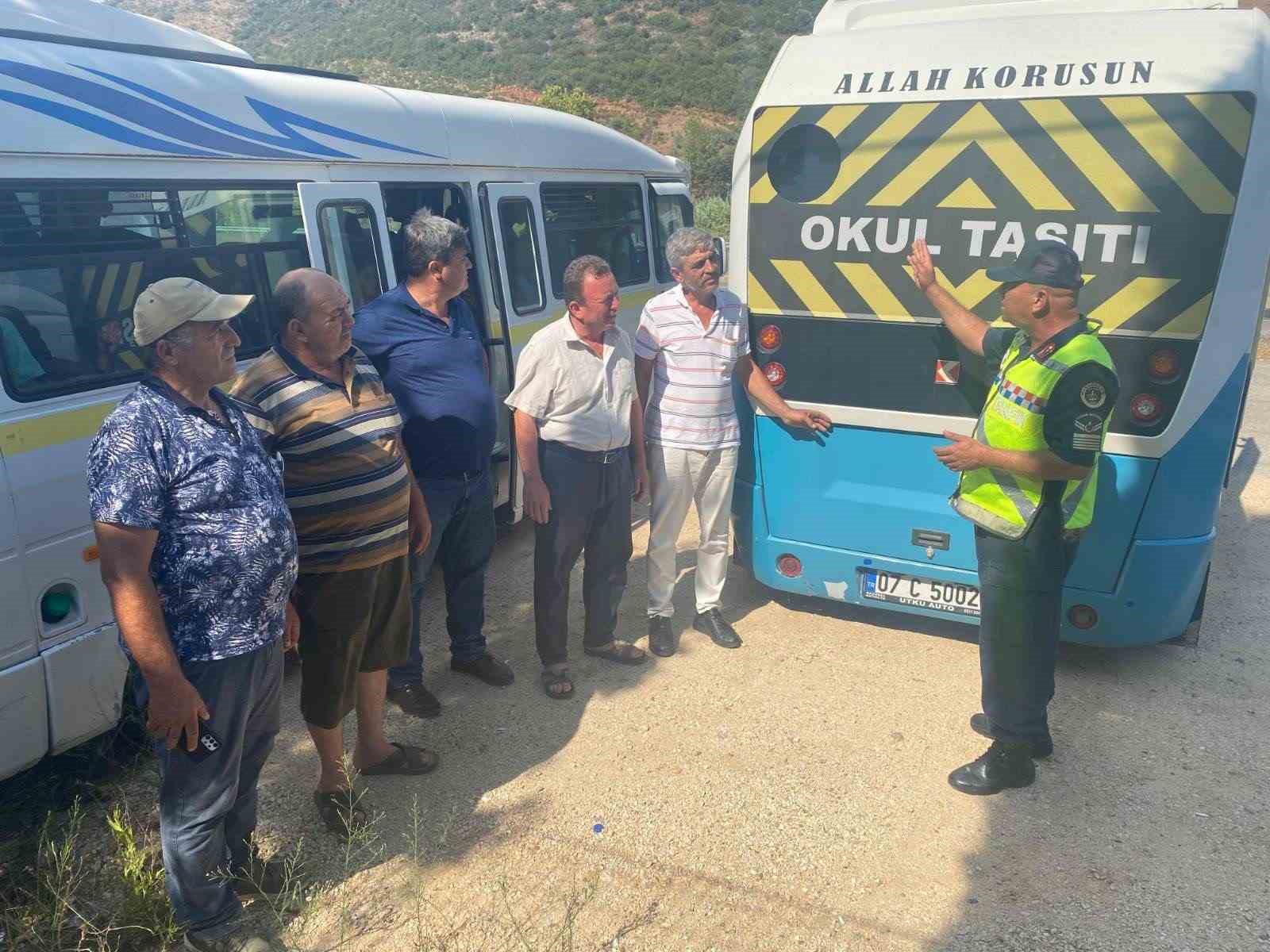 Jandarma Gazipaşa’da okul servislerini denetledi
