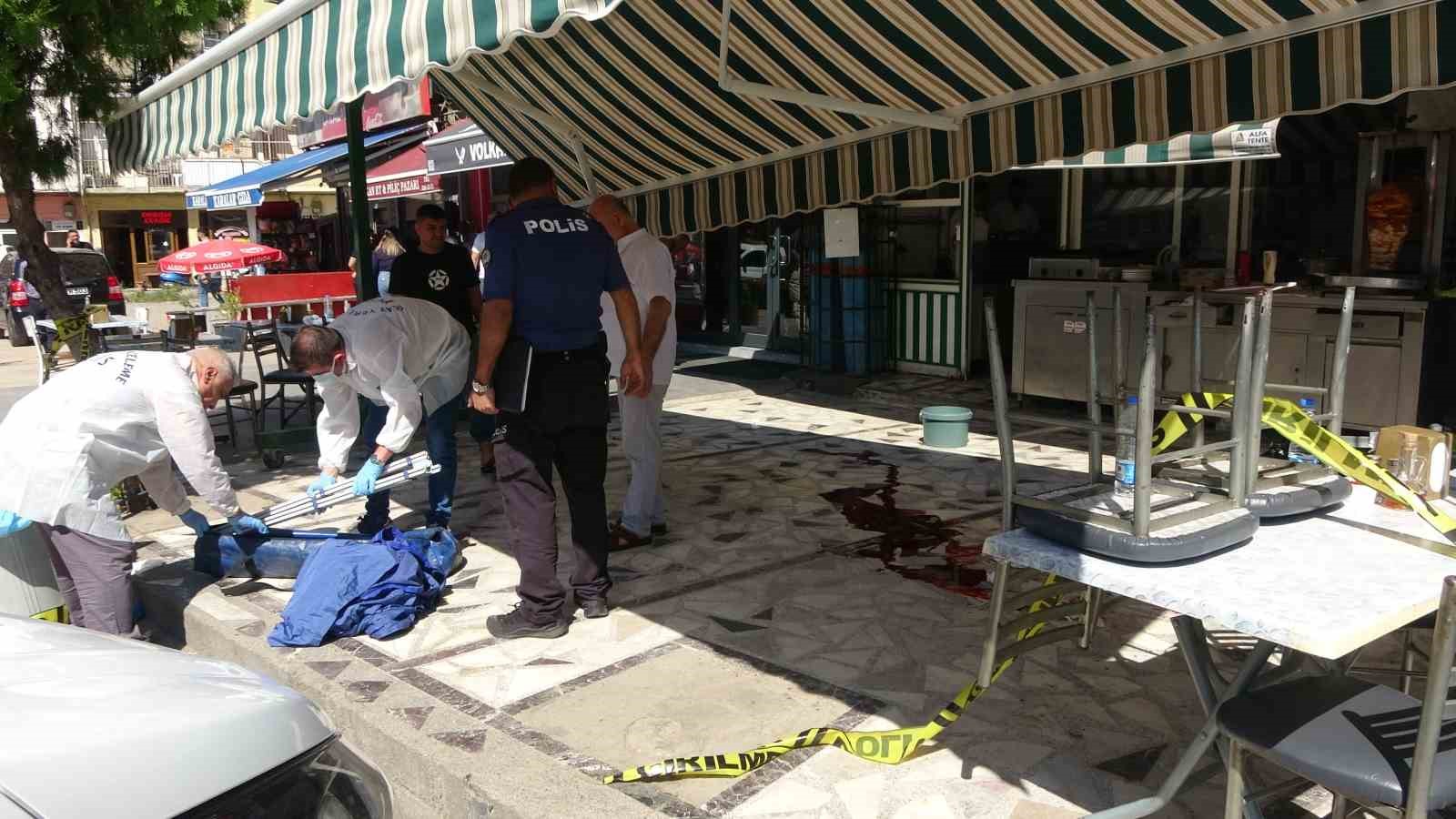 Yarı &ccedil;ıplak halde 6. kattan d&uuml;şt&uuml;, olay yerinde &ouml;ld&uuml;
