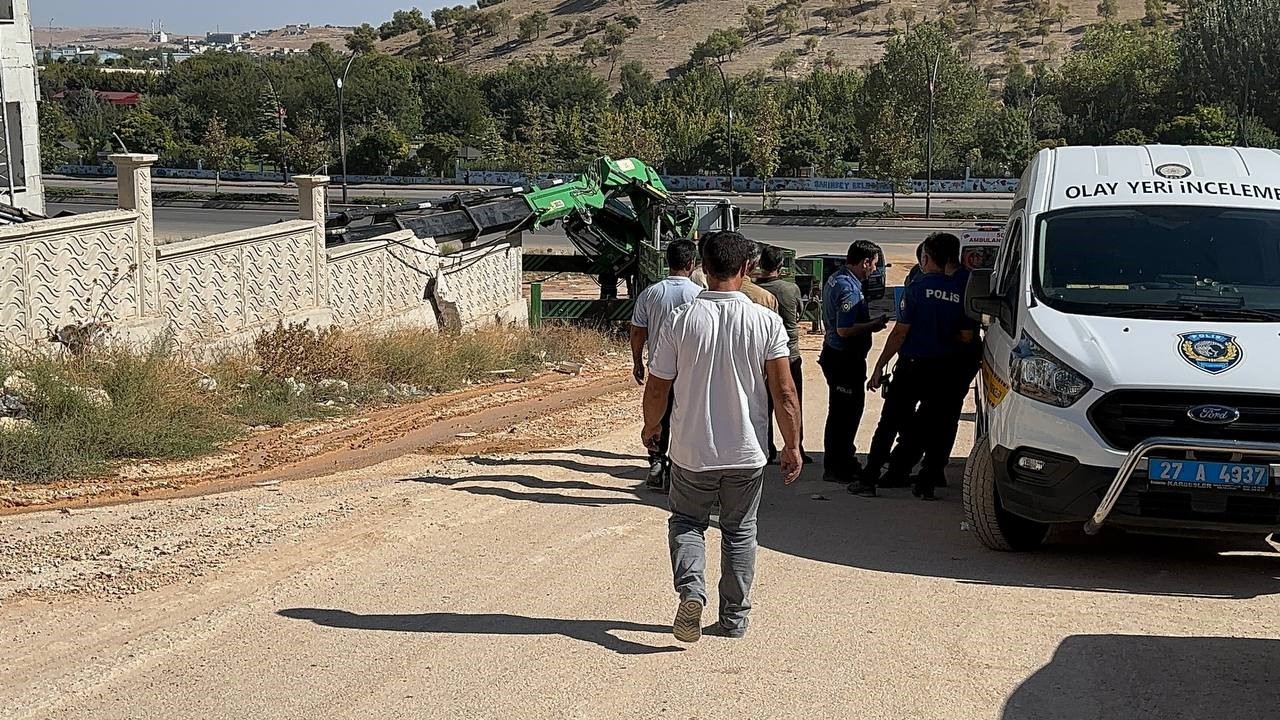 Devrilen vincin altında kalan işçi hayatını kaybetti
