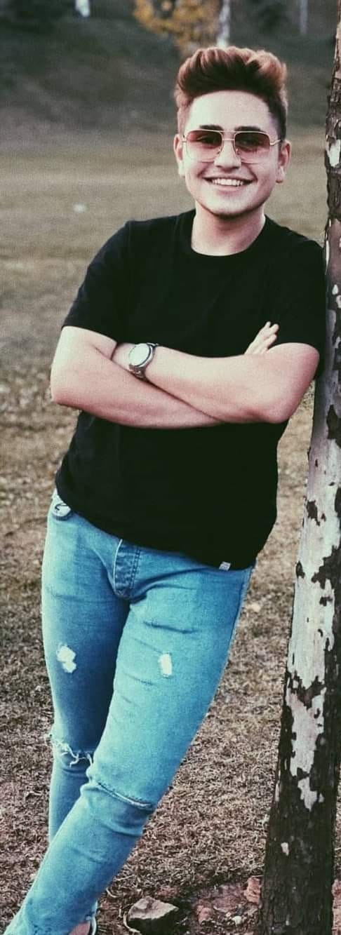 Otomobille &ccedil;arpışan motosiklet s&uuml;r&uuml;c&uuml;s&uuml; gen&ccedil; hayatını kaybetti
