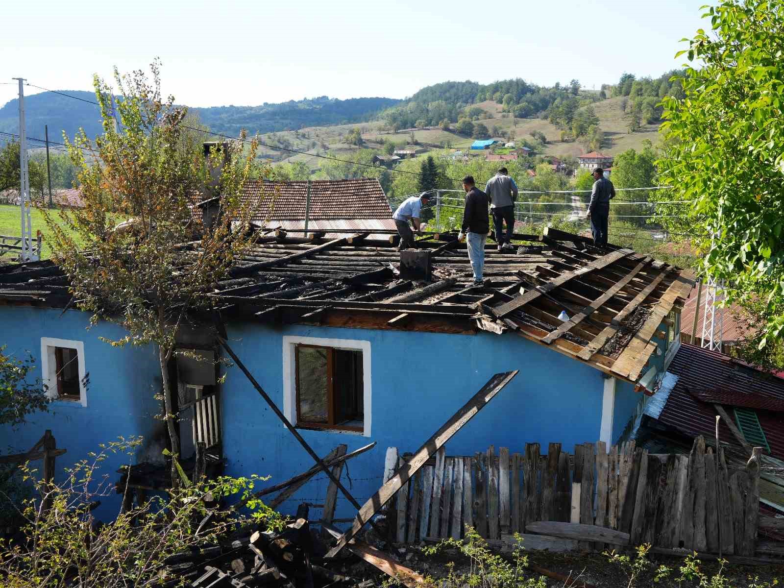 Kastamonu’da korkutan ev yangını