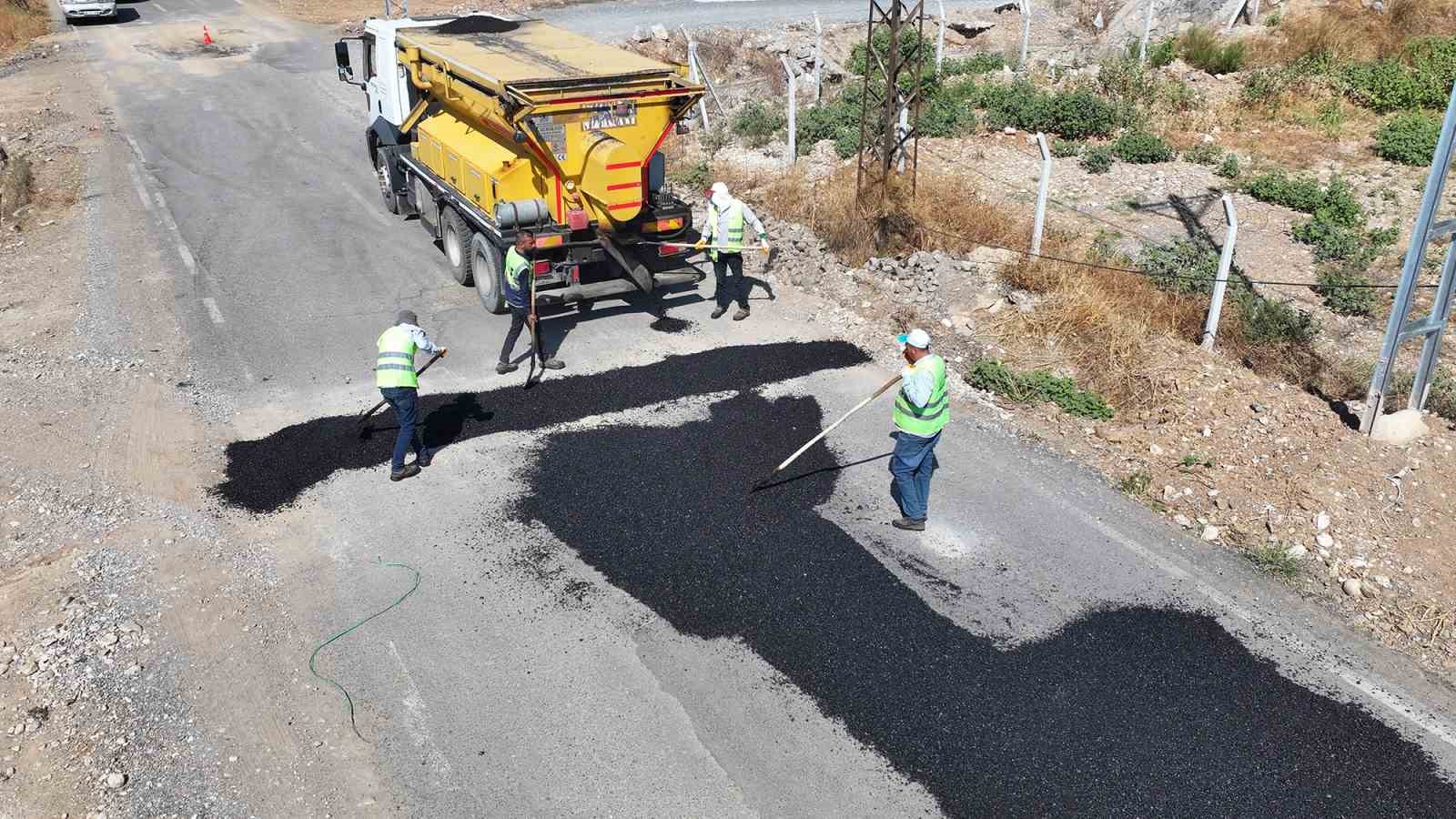 Kahramanmaraş’ta asfalt ve parke çalışmaları