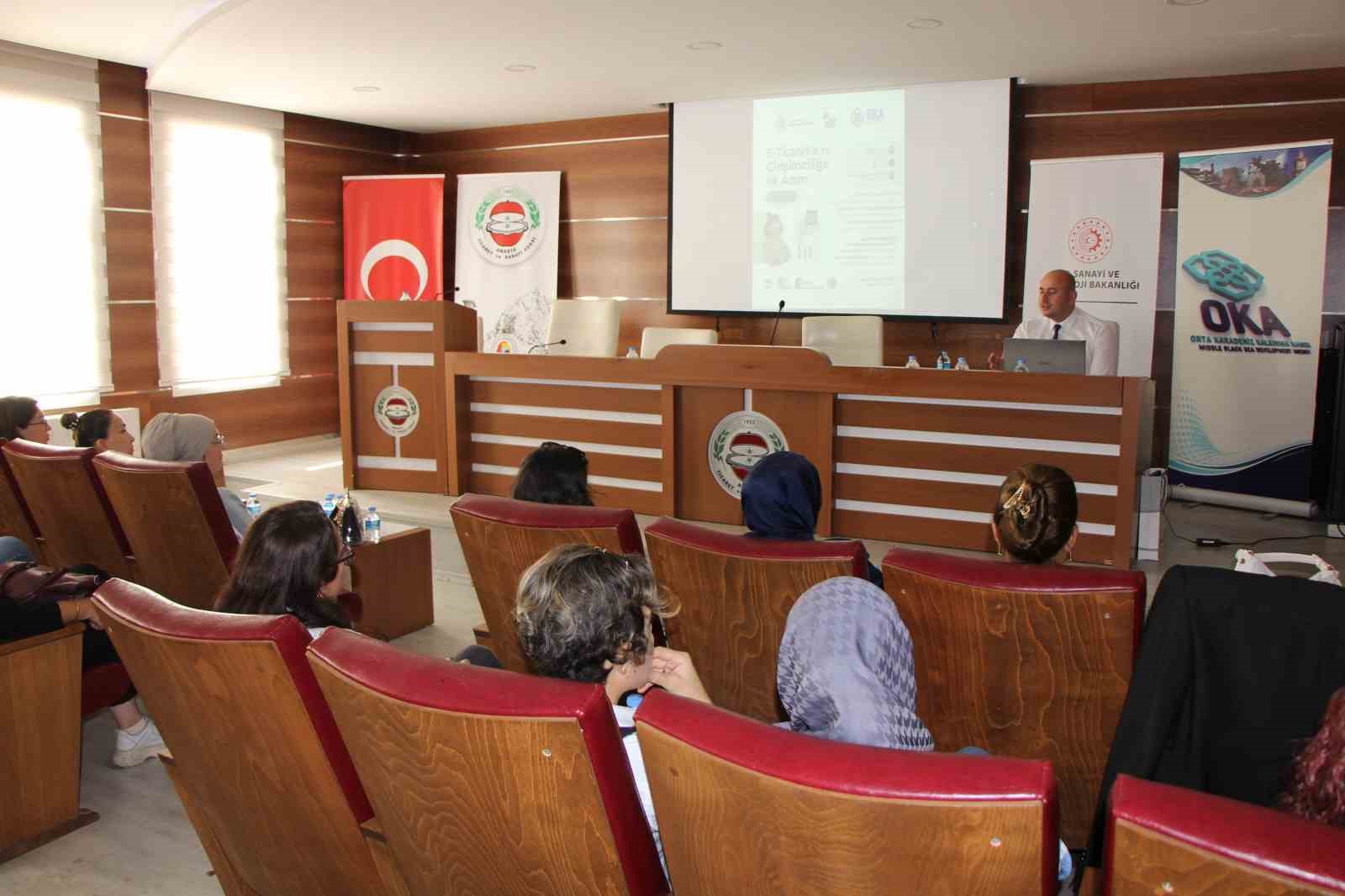 OKA’dan Amasya’da e-ticaret’e ve girişimciliğe ilk adım semineri
