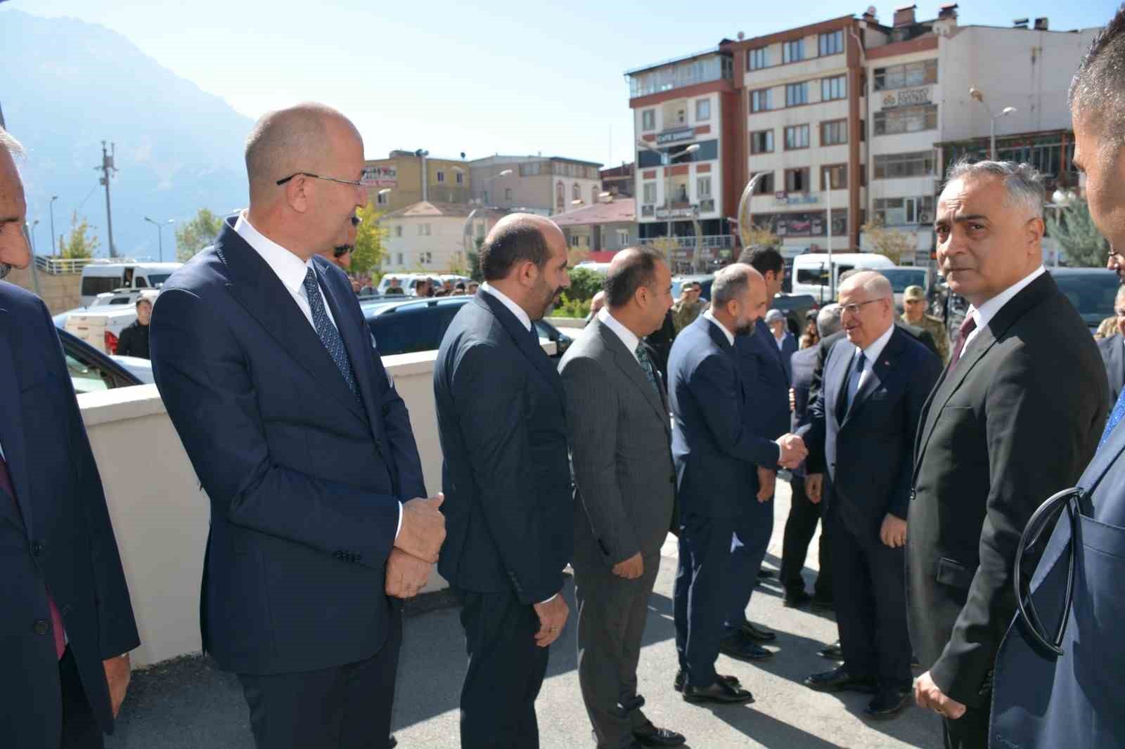 Bakan Güler Hakkari’de
