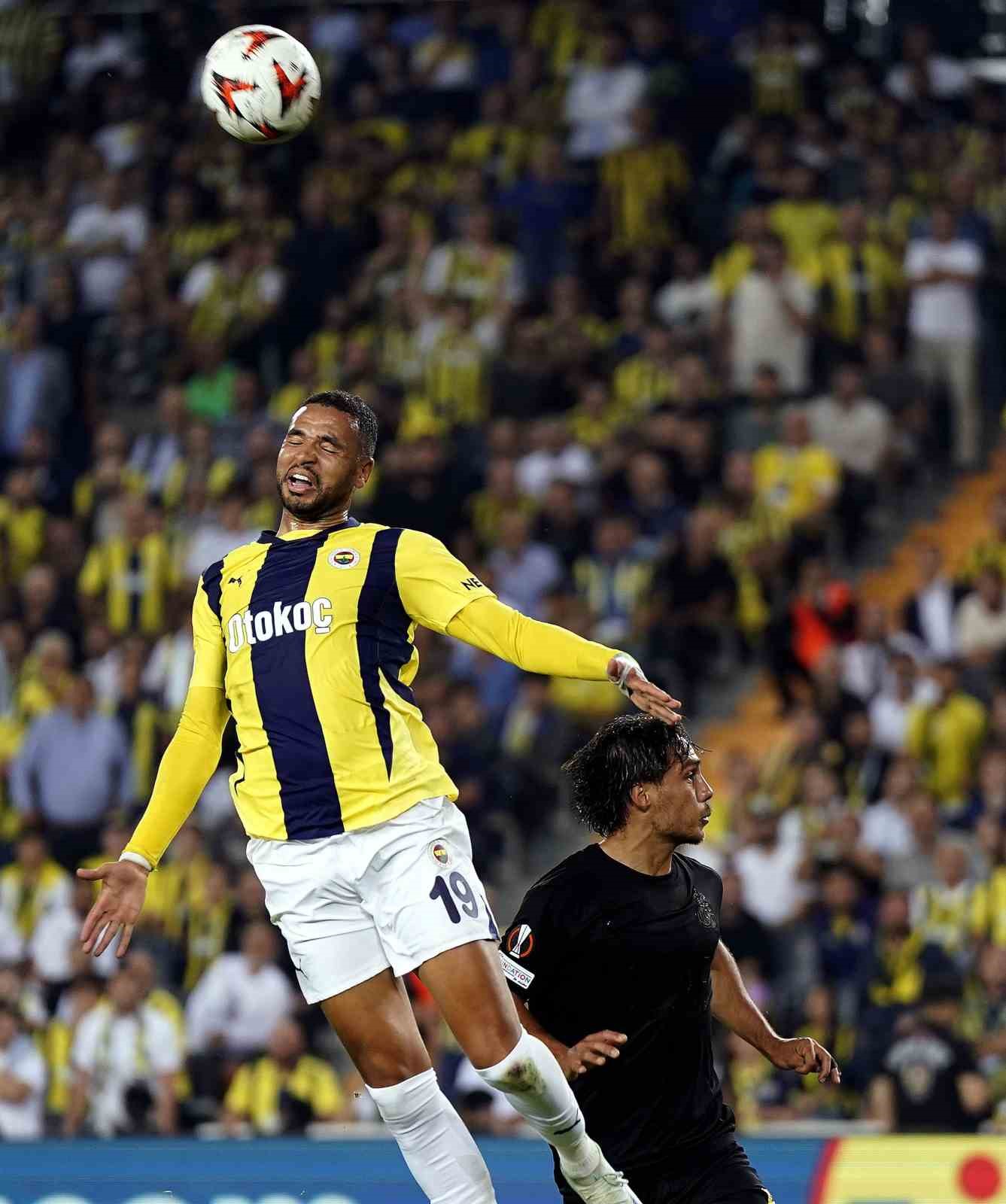 UEFA Avrupa Ligi: Fenerbahçe: 1 - Union Saint-Gilloise: 0 (İlk yarı)
