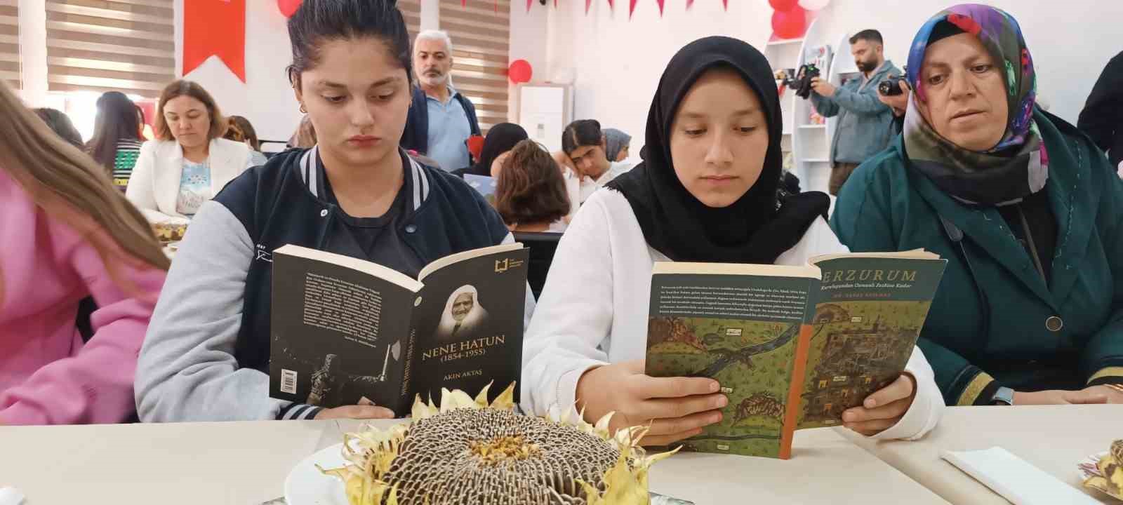 Şehit aileleri ve çocuklar &quot;Şehitlerimizin Emanetiyle Birlikte Okuyoruz&quot; etkinliğinde buluştu