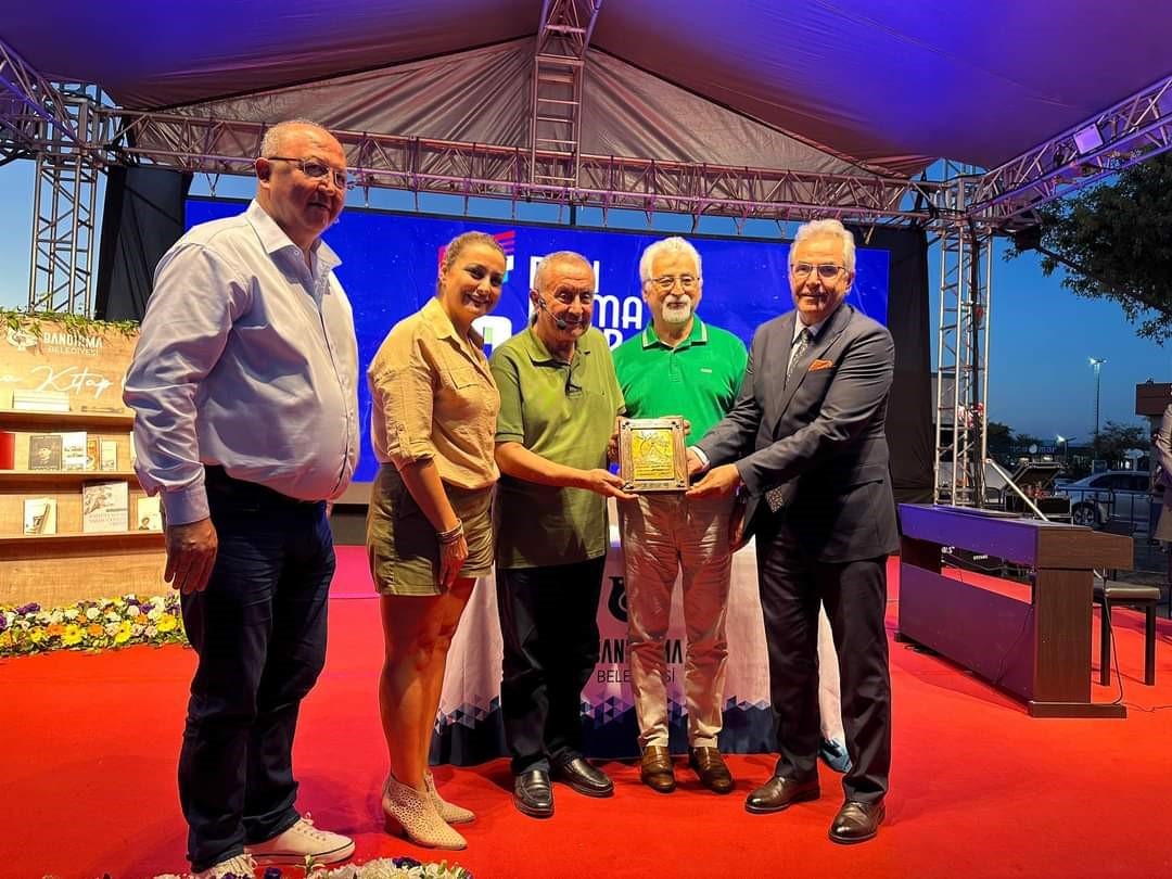 Bandırma Kitap G&uuml;nleri "Nazım Hikmet" temasıyla coşkuyla devam ediyor
