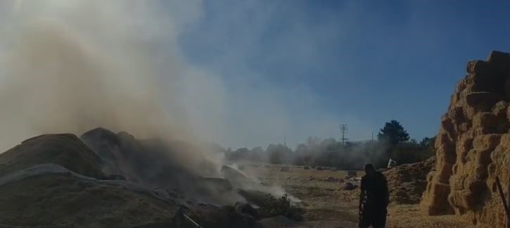 Elazığ’da tonlarca saman balyası kül oldu