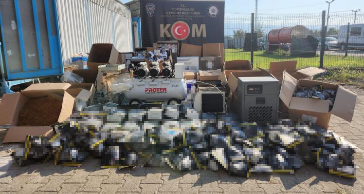 Düzce’de 239 bin adet dolu ve boş makaron ele geçirildi