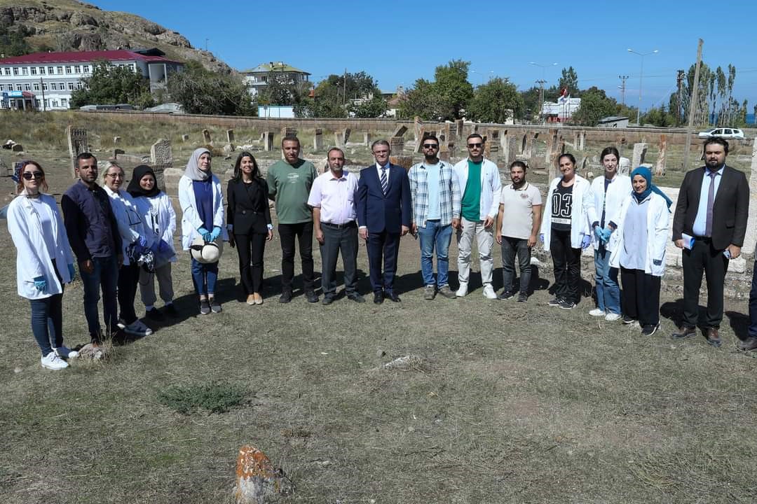 Van Valisi Ozan Balcı; "Tarihimize ve kültürümüze sahip çıkıyoruz"
