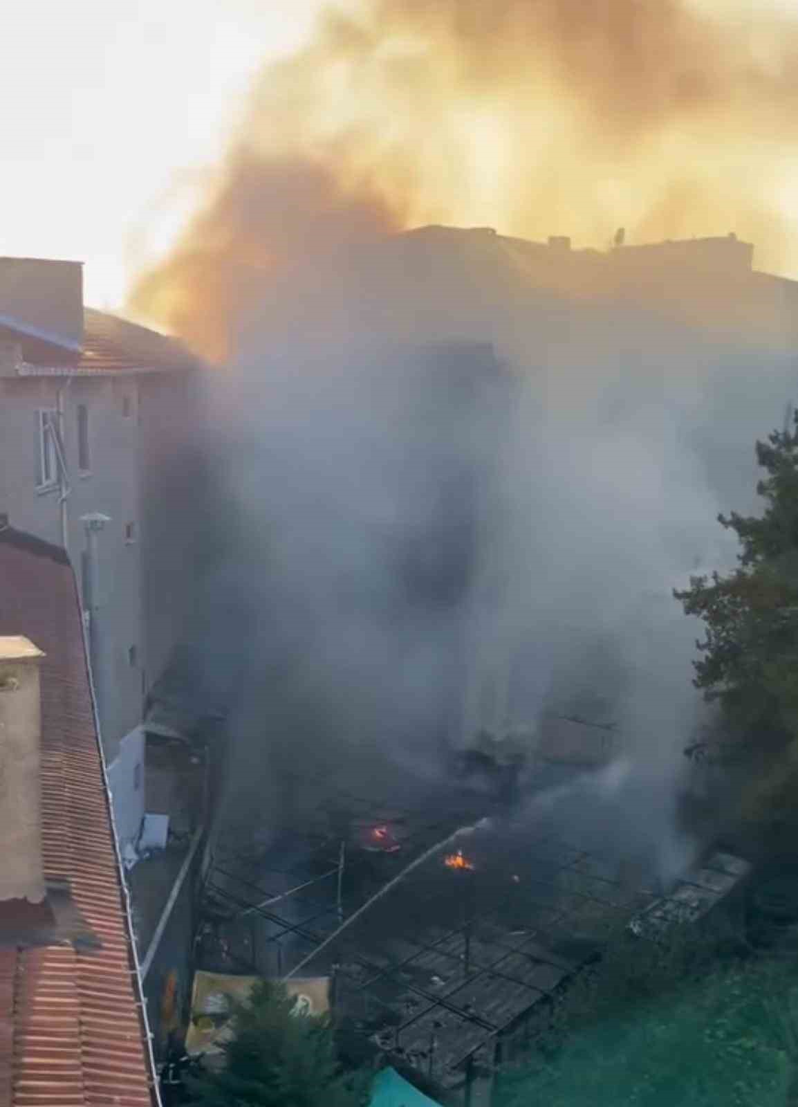 L&uuml;leburgaz&rsquo;da iş yeri yangını
