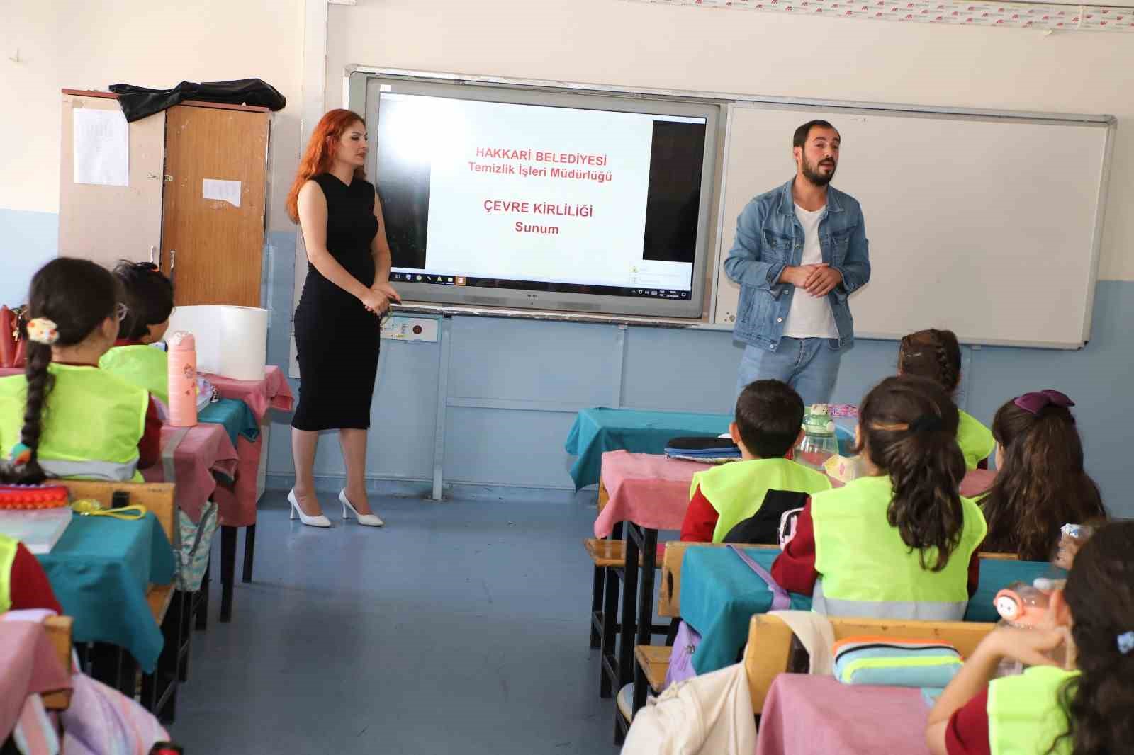 Hakkari Belediyesinden öğrencilere çevre bilinci eğitimi
