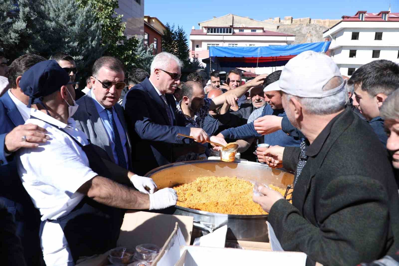 Bayburt’ta yılın ahisi Mürsel Baykal seçildi
