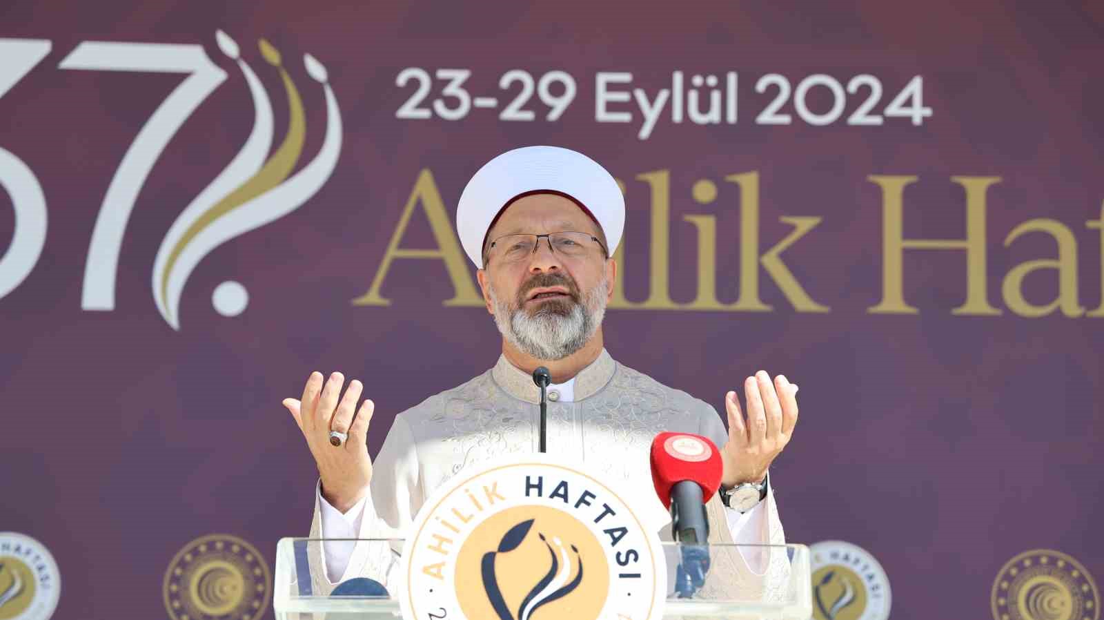 Diyanet İşleri Başkanı Erbaş: "Kur’an-ı Kerim’de 255 ayette yardımlaşma geçer"