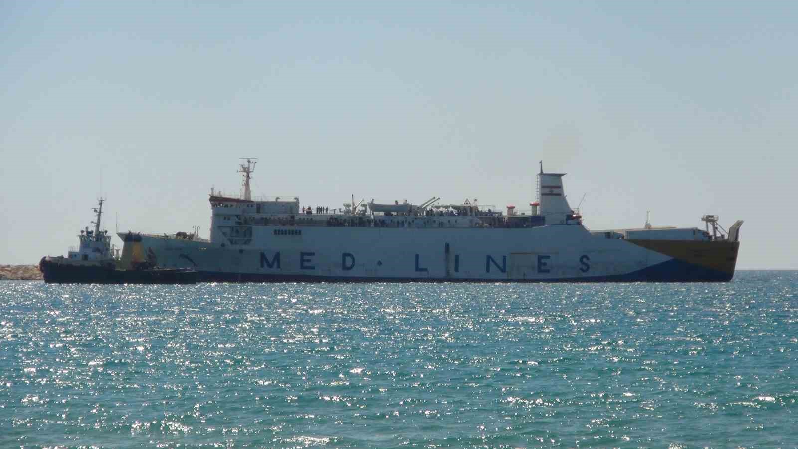 Lübnan’ı terk eden yabancı uyruklular deniz yolu ile Mersin’e geldi
