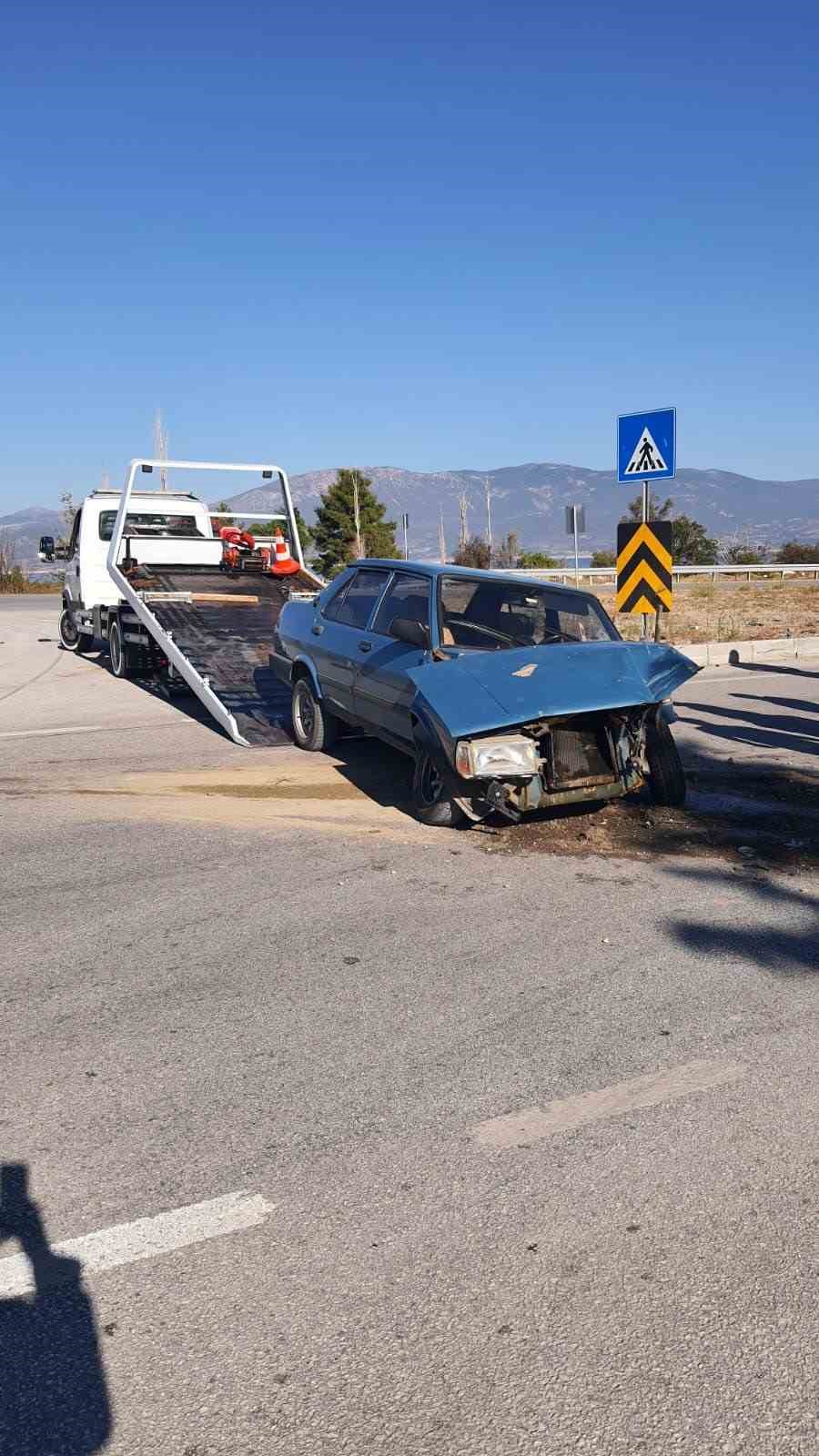 Burdur’da iki otomobil çarpıştı: 7 yaralı
