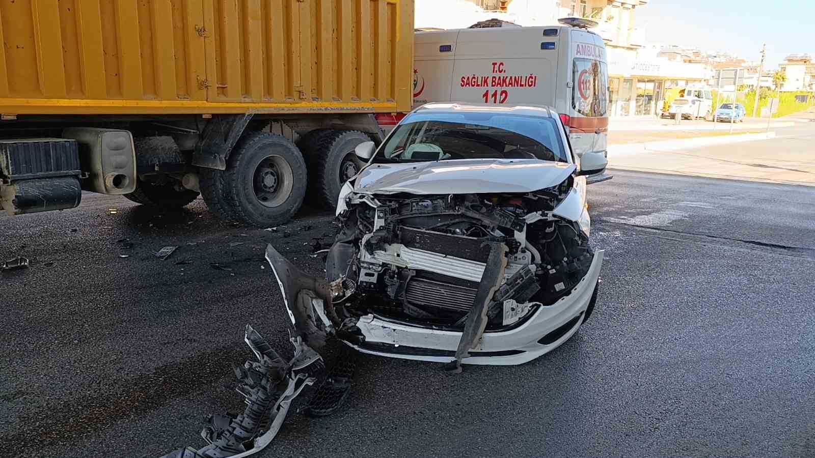 Görgü tanığının trafik polisine anlattığı kaza, güvenlik kamera görüntüsüyle birebir örtüştü
