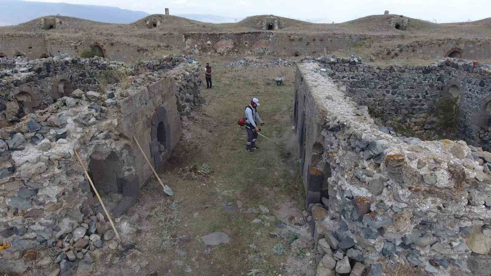 Erzurum ecdadına yürüyor, Tabyalar gün yüzüne çıkıyor
