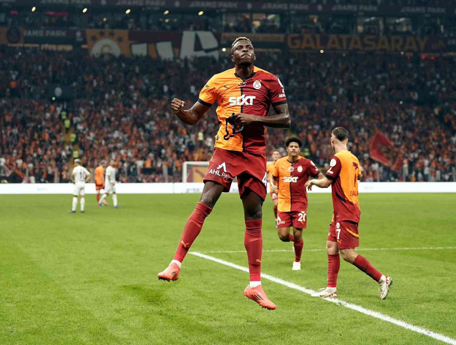 Victor Osimhen ilk gollerini attı İhlas Haber Ajansı