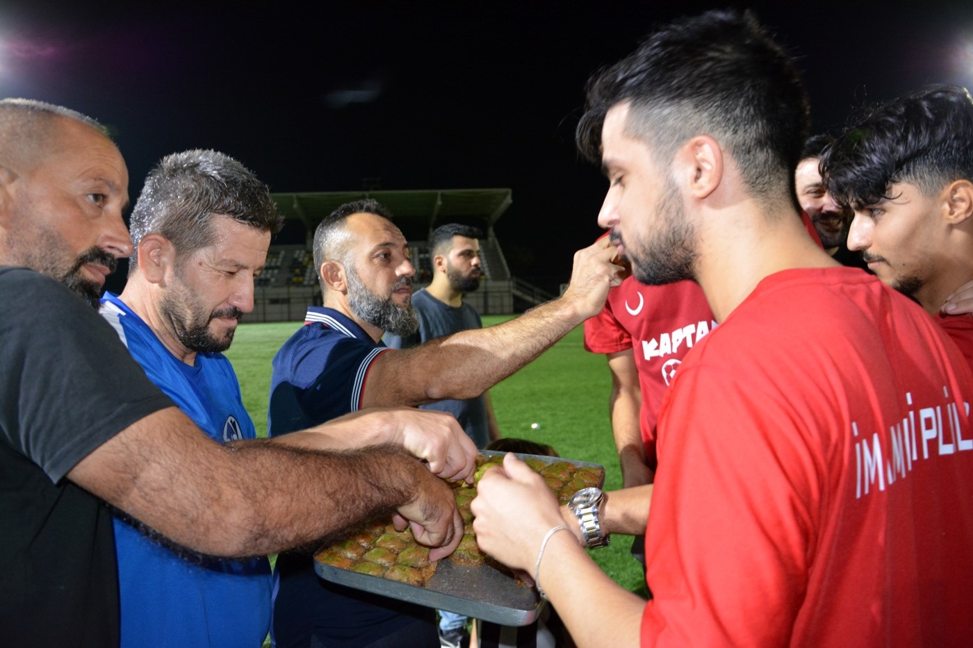 İmam Hatipliler Spor futbolcularına ilk maç öncesi moral