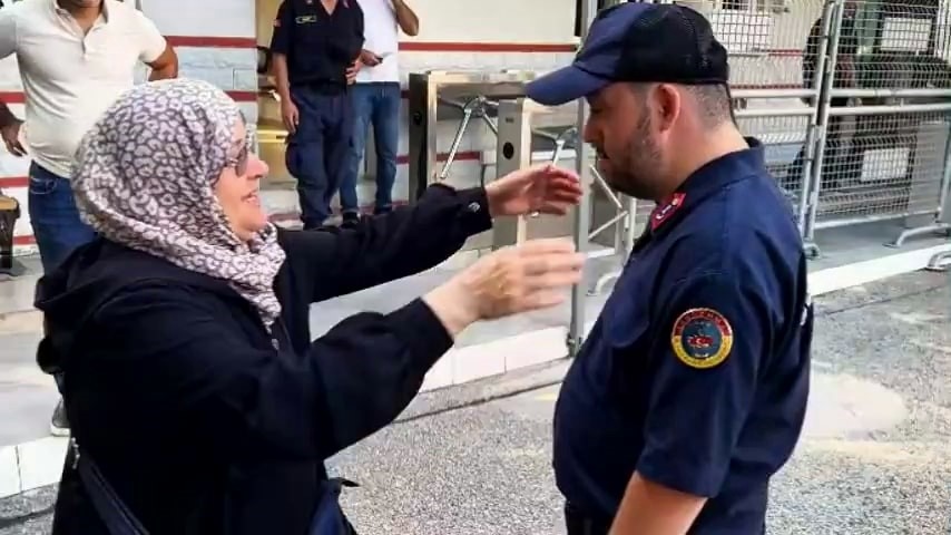 Almanya&rsquo;da yaşayan &ouml;zel gereksinimli gen&ccedil; hayalini kurduğu askerlik g&ouml;revini memleketinde yerine getirdi
