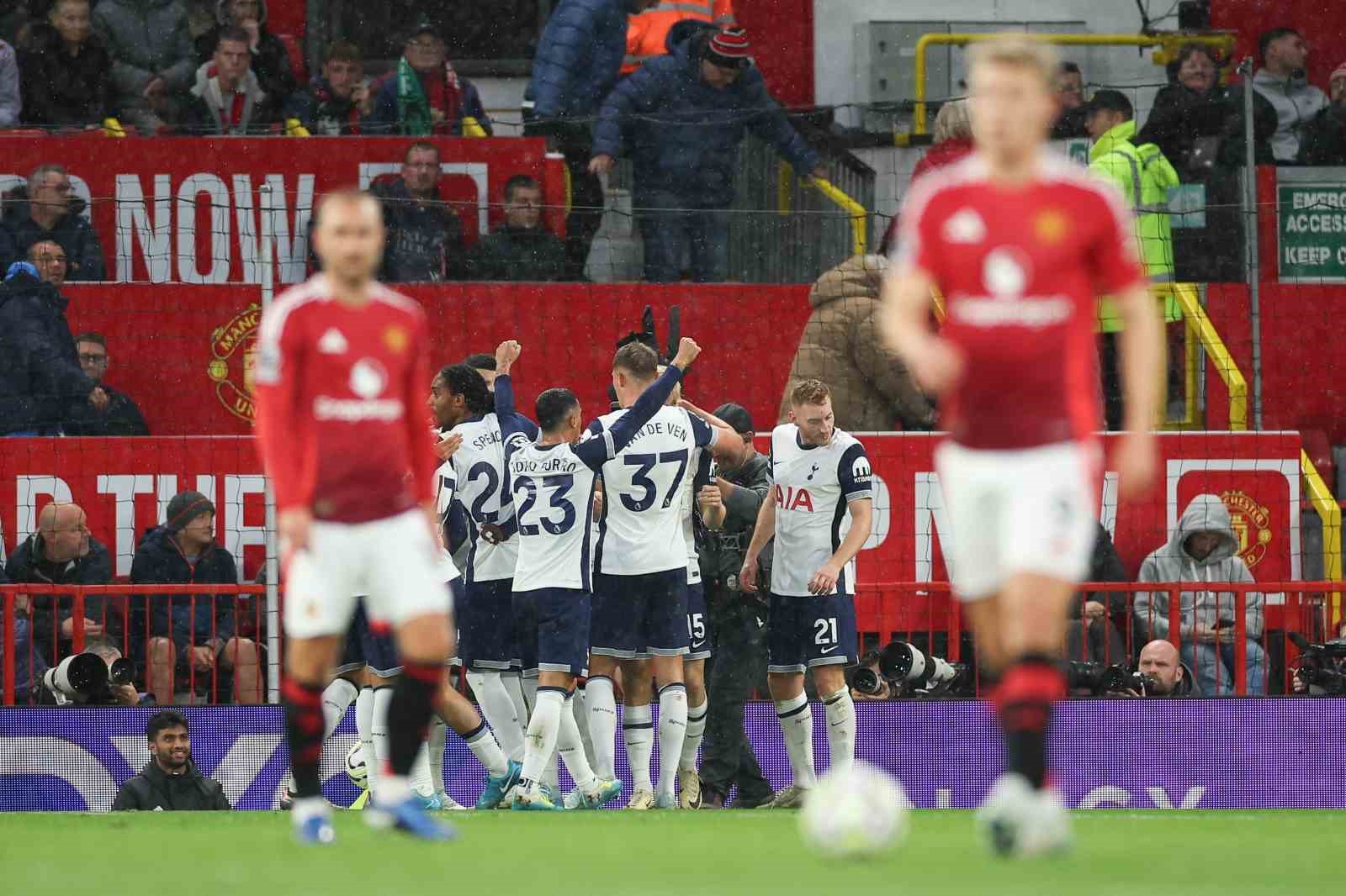 Tottenham, Manchester United deplasmanını 3-0 ile geçti