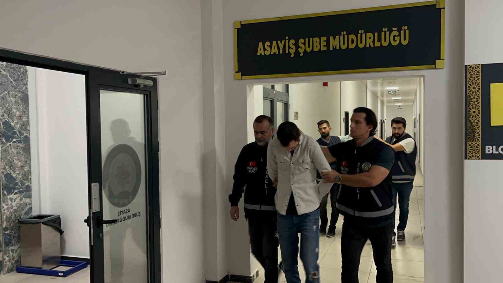 Bir hi&ccedil; y&uuml;z&uuml;nden işlenen cinayetin zanlısı tutuklandı

