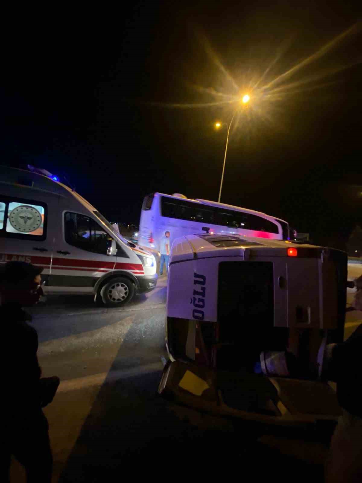 Kahramanmaraş&rsquo;ta servis aracı kaza yaptı: 9 yaralı
