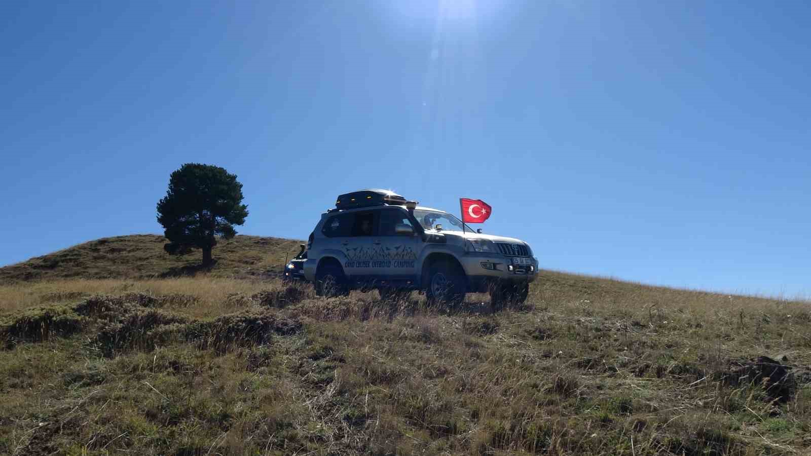 Erzurum’da off-roadçular &quot;Yaza veda, kışa merhaba&quot; dedi