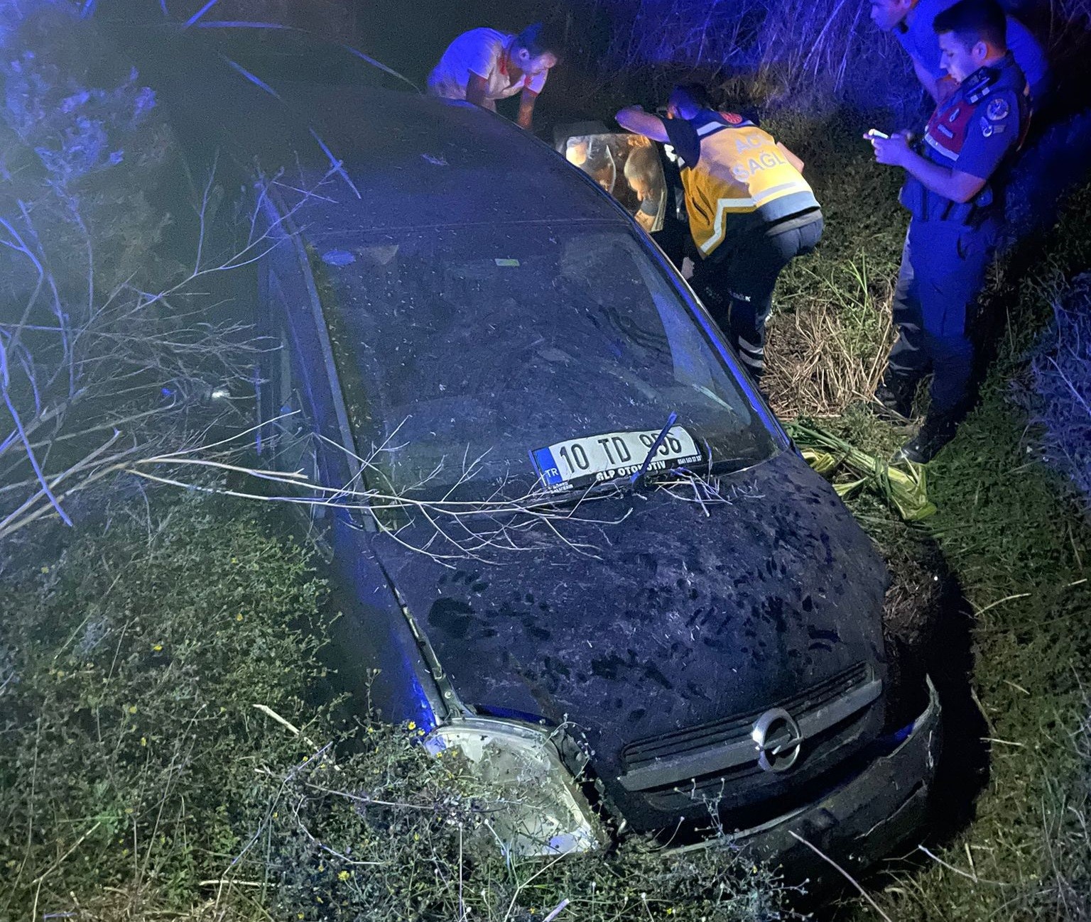 Manyas&rsquo;ta trafik kazası: 2 &ouml;l&uuml;, 1 yaralı
